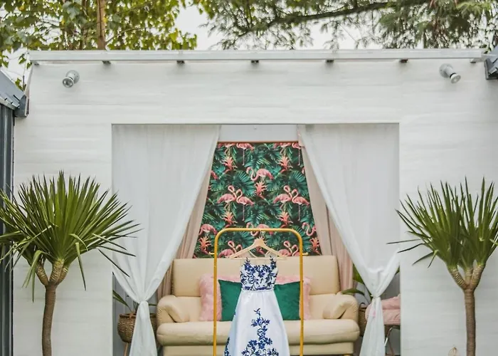 Private With Pool - Intimate Celebration *